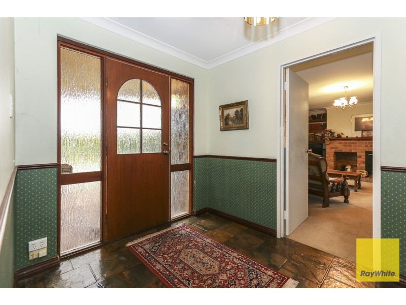 18 Lakes Way, Jandakot WA 6164