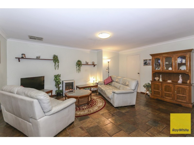 18 Lakes Way, Jandakot WA 6164