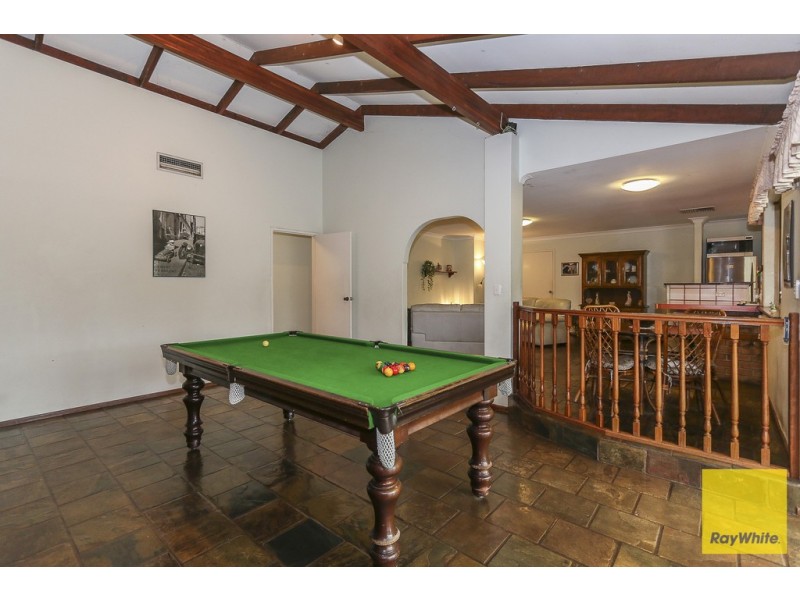 18 Lakes Way, Jandakot WA 6164