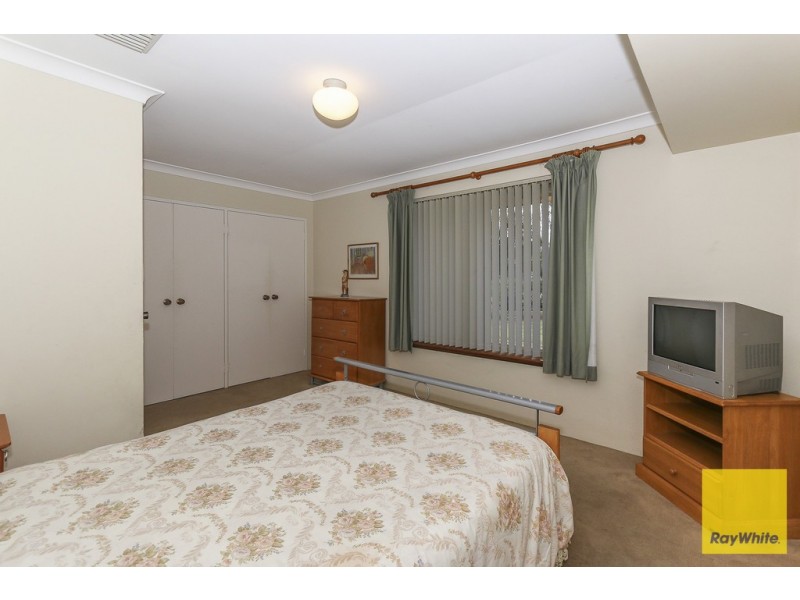 18 Lakes Way, Jandakot WA 6164