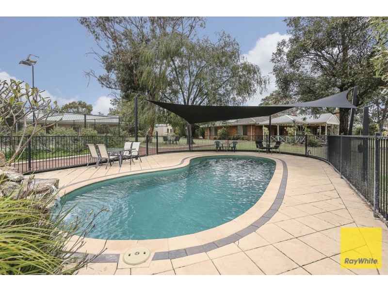 18 Lakes Way, Jandakot WA 6164