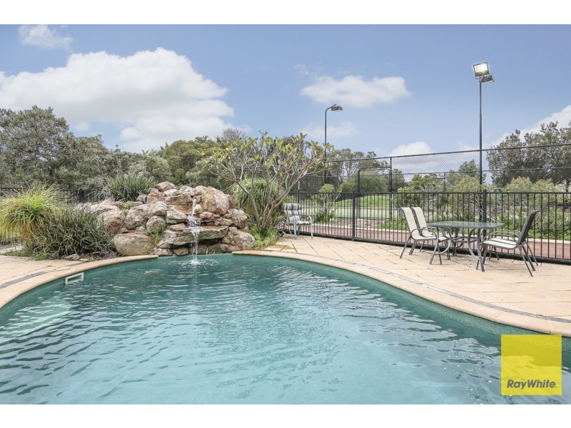 18 Lakes Way, Jandakot WA 6164