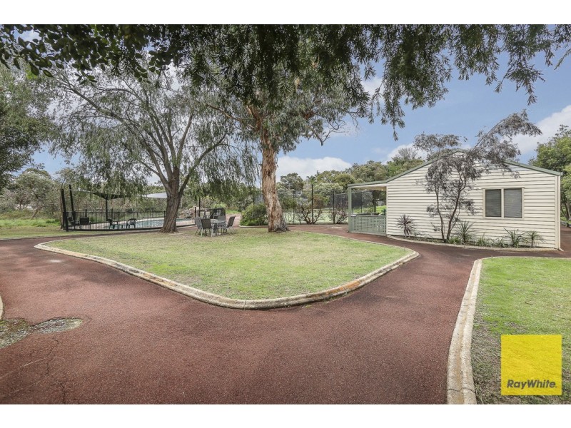 18 Lakes Way, Jandakot WA 6164