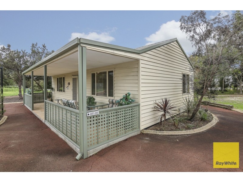 18 Lakes Way, Jandakot WA 6164