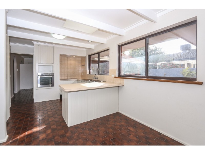 14 Methuen Way, Duncraig WA 6023