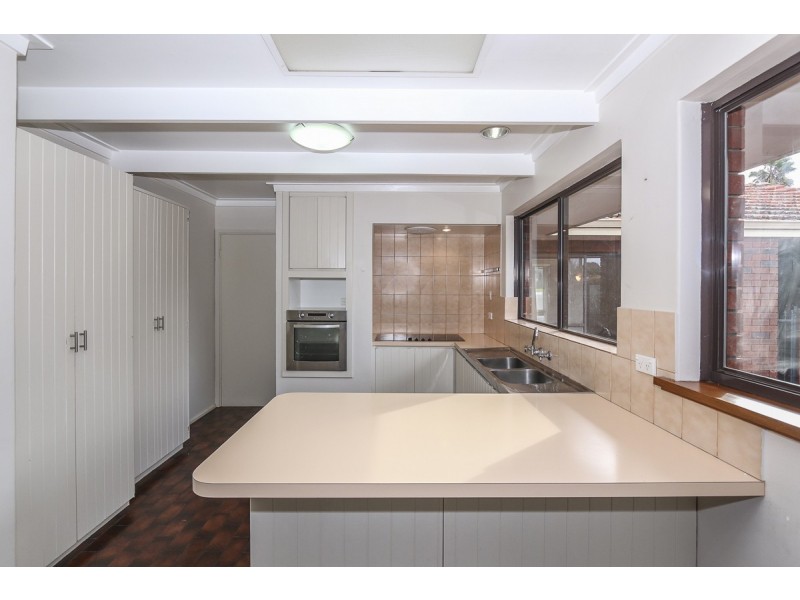 14 Methuen Way, Duncraig WA 6023