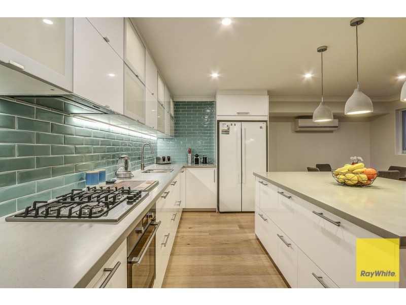 15 Fraser Way, Padbury WA 6025