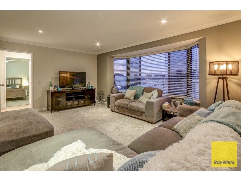 15 Fraser Way, Padbury WA 6025