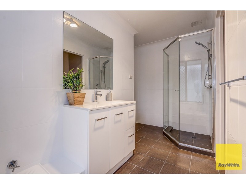 15 Fraser Way, Padbury WA 6025