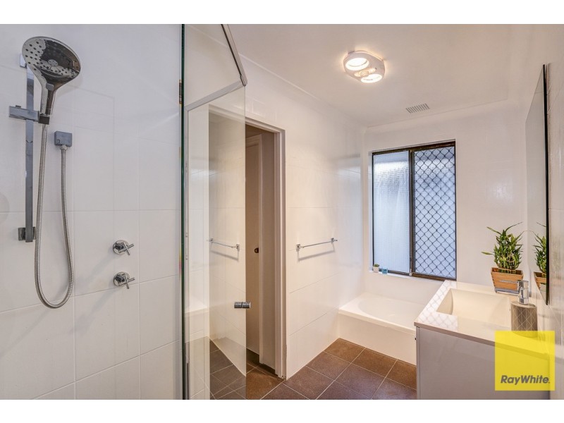 15 Fraser Way, Padbury WA 6025