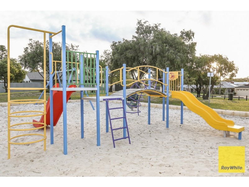 15 Fraser Way, Padbury WA 6025