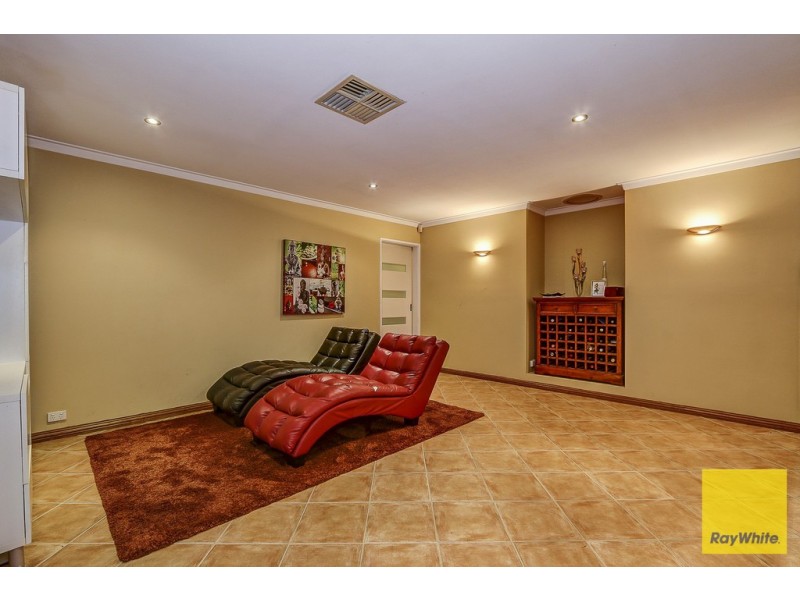 89 The Crest, Woodvale WA 6026