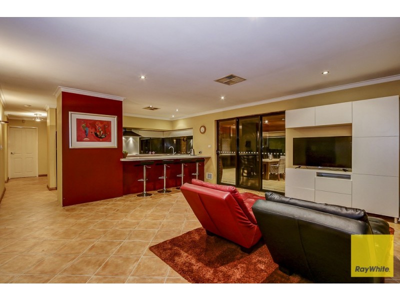 89 The Crest, Woodvale WA 6026