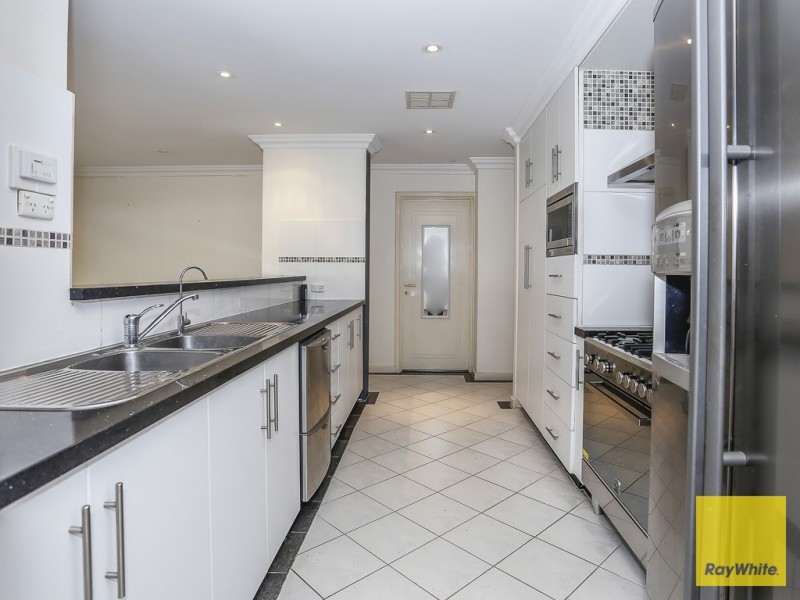 10 Bernedale Way, Duncraig WA 6023