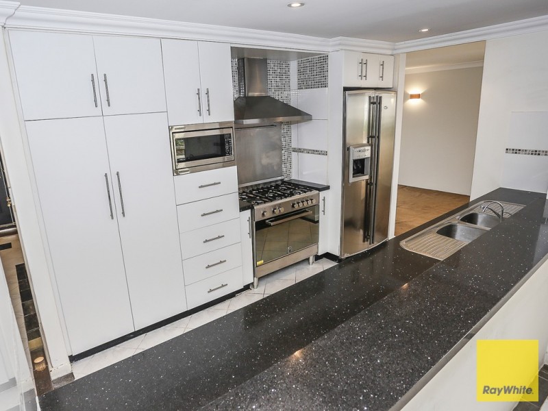 10 Bernedale Way, Duncraig WA 6023