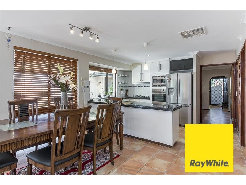 32 Castlefern Way, Duncraig WA 6023