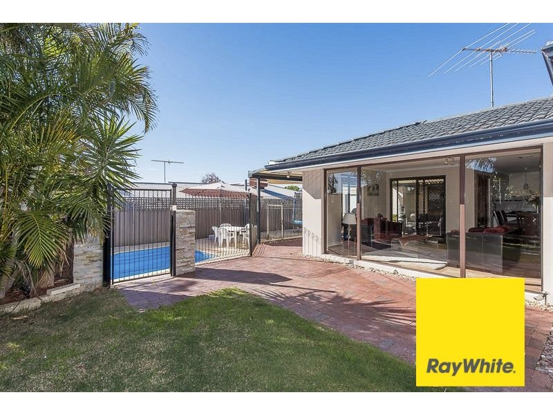 32 Castlefern Way, Duncraig WA 6023