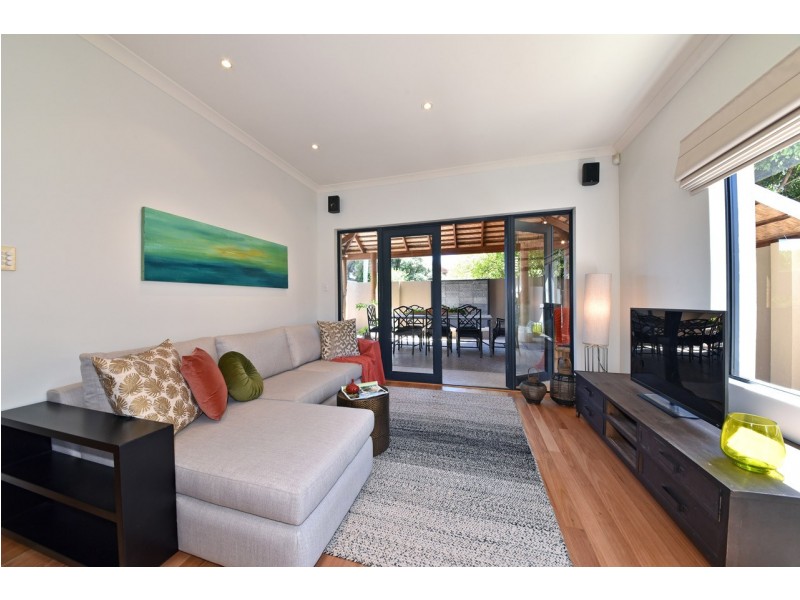 13a Somerton Road, Karrinyup WA 6018