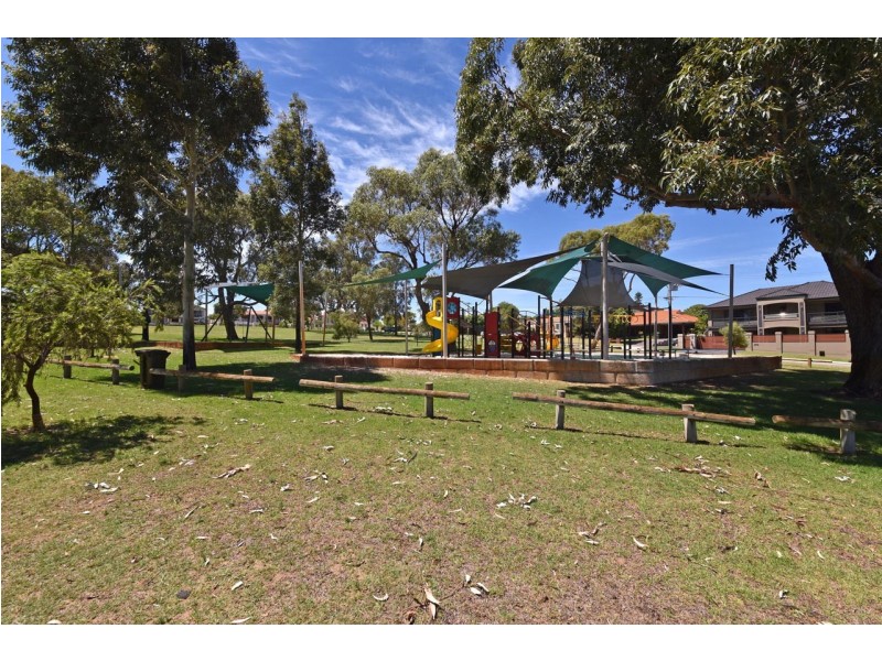 13a Somerton Road, Karrinyup WA 6018