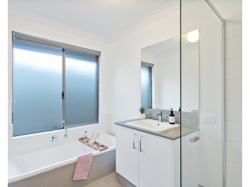 20 Framton Way, Madeley WA 6065