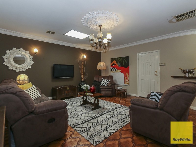 24 Hadley Gardens, Kardinya WA 6163