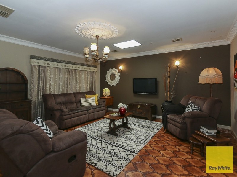 24 Hadley Gardens, Kardinya WA 6163