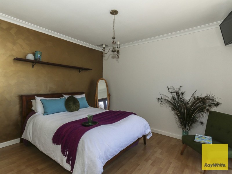 24 Hadley Gardens, Kardinya WA 6163