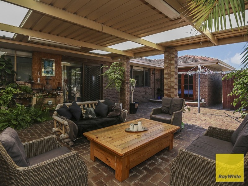 24 Hadley Gardens, Kardinya WA 6163