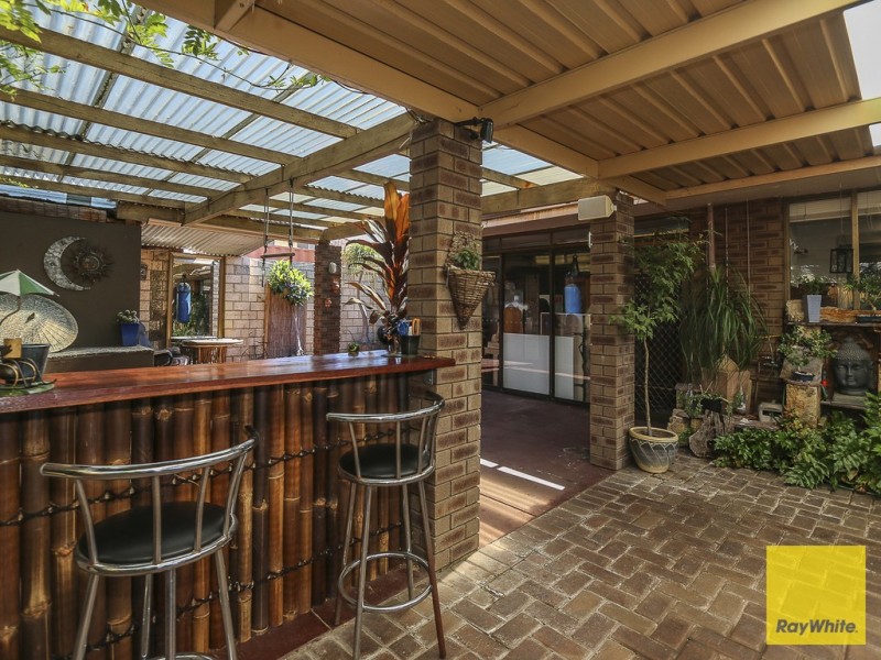 24 Hadley Gardens, Kardinya WA 6163