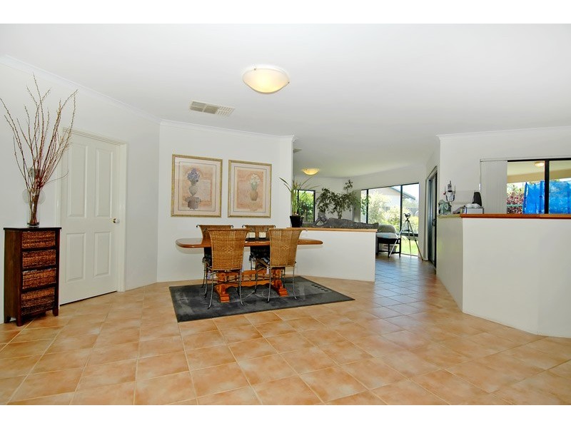 40 Bronzewing Loop, Wembley WA 6014