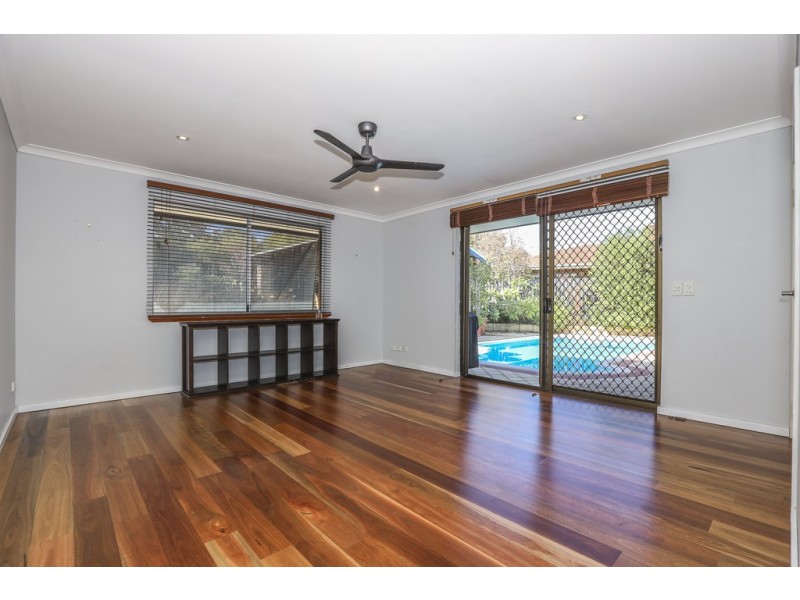 5 Cunningham Place, Padbury WA 6025