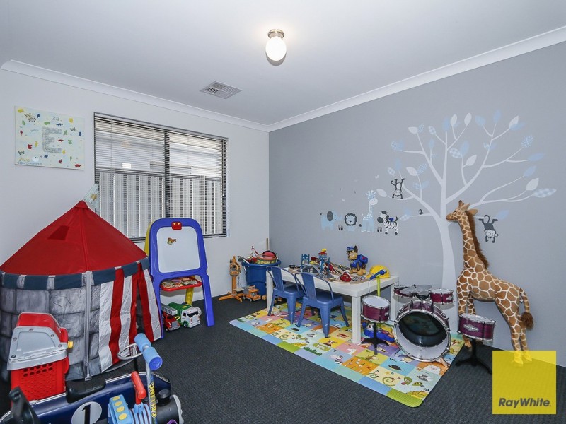 34 Michelangelo Drive, Landsdale WA 6065