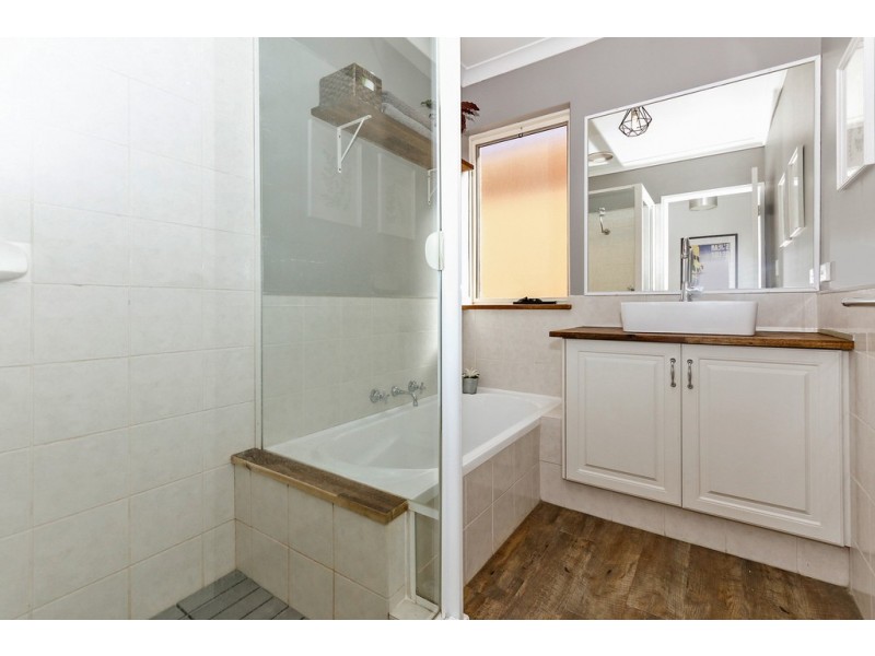 9 Lowther Terrace, Nollamara WA 6061