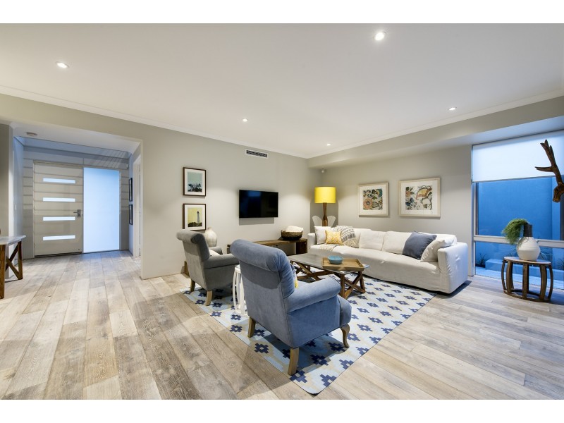 17 Seychelles Lane, Hillarys WA 6025