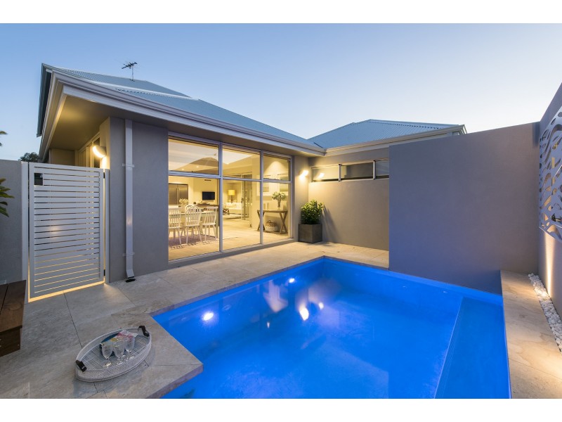 17 Seychelles Lane, Hillarys WA 6025
