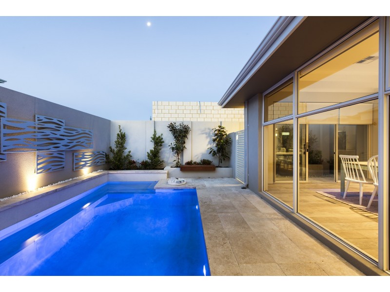 17 Seychelles Lane, Hillarys WA 6025