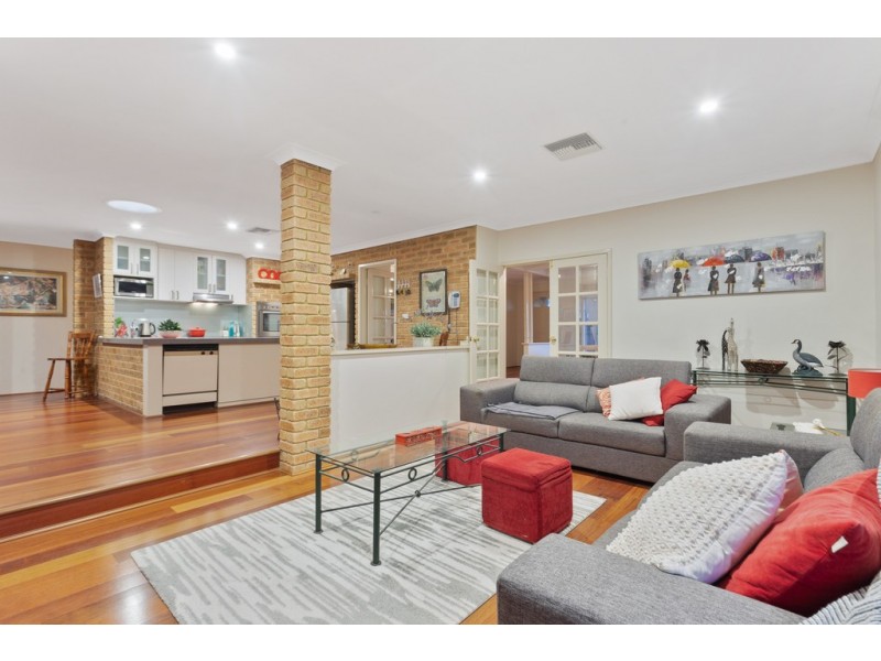 17 Currajong Road, Duncraig WA 6023