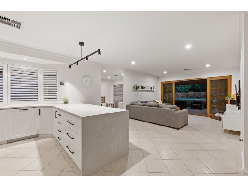 18 Alder Way, Duncraig WA 6023