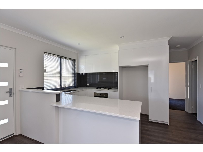 2/105 Camberwarra Drive, Craigie WA 6025