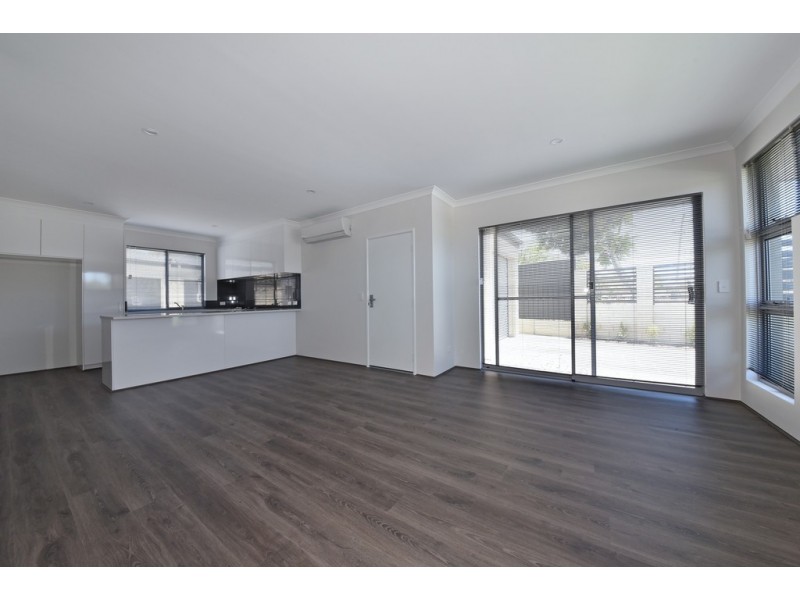 1/105 Camberwarra Drive, Craigie WA 6025