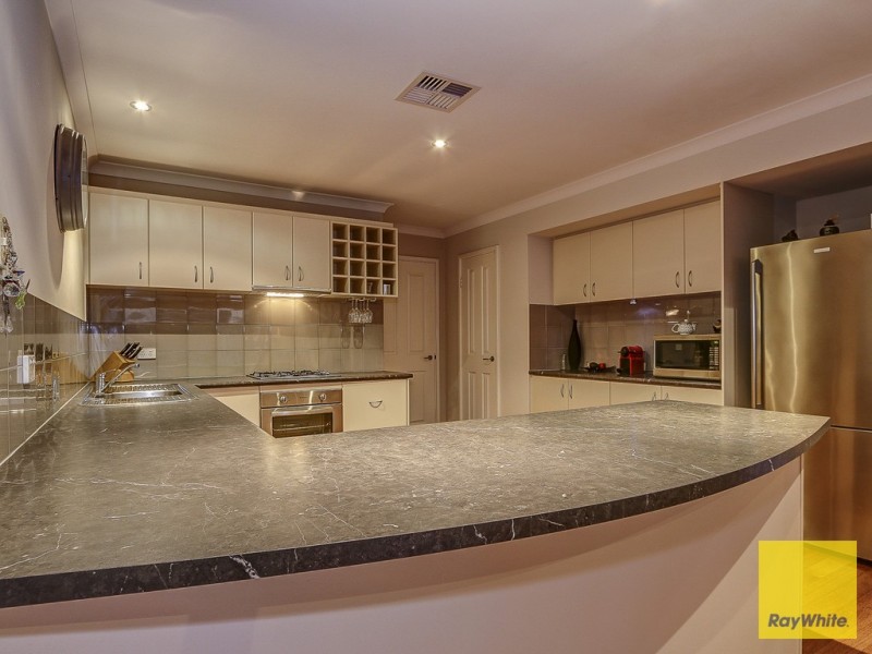 4 Fairland Loop, Madeley WA 6065