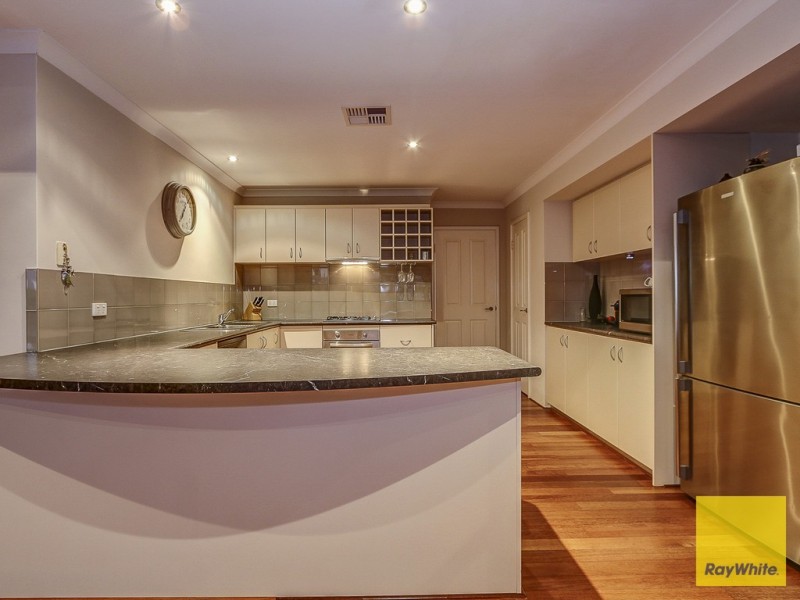 4 Fairland Loop, Madeley WA 6065