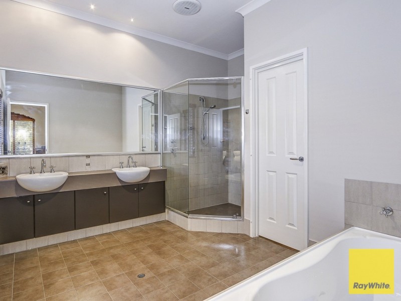 4 Fairland Loop, Madeley WA 6065