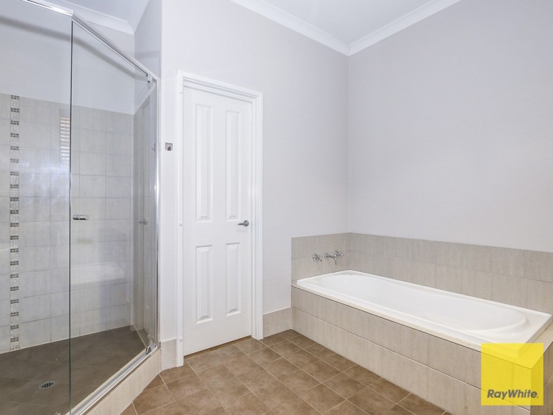 4 Fairland Loop, Madeley WA 6065