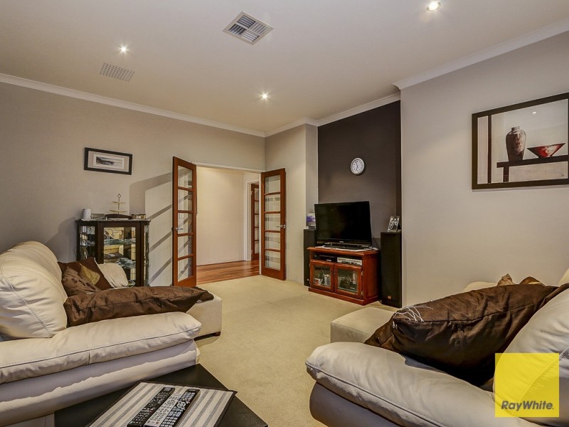 4 Fairland Loop, Madeley WA 6065
