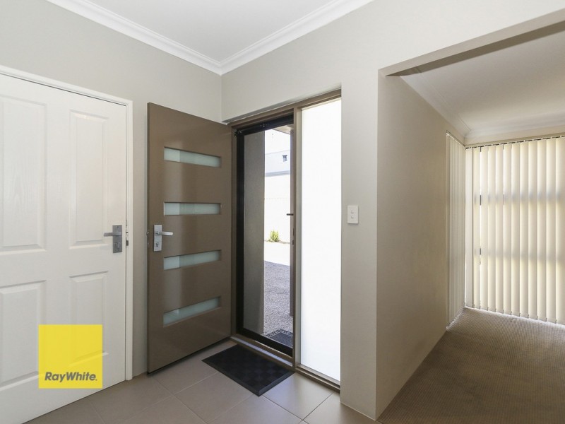 3/2 Dana Way, Madeley WA 6065