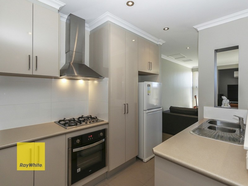 3/2 Dana Way, Madeley WA 6065