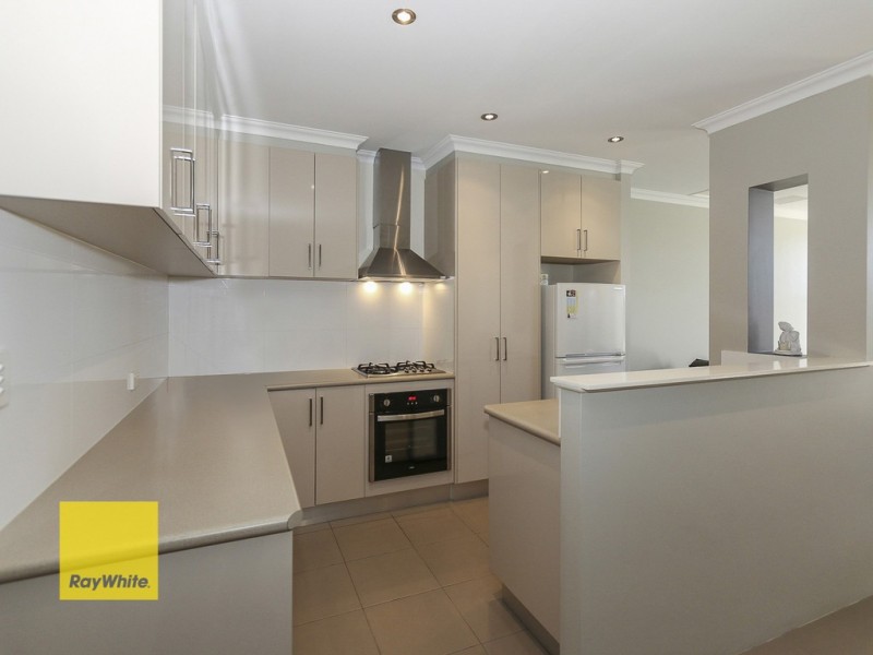 3/2 Dana Way, Madeley WA 6065