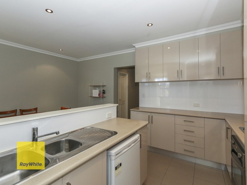 3/2 Dana Way, Madeley WA 6065