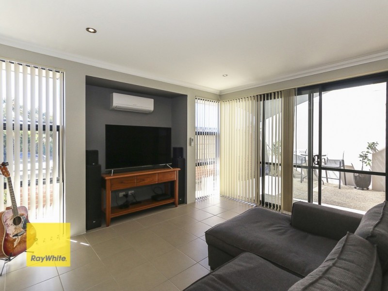 3/2 Dana Way, Madeley WA 6065